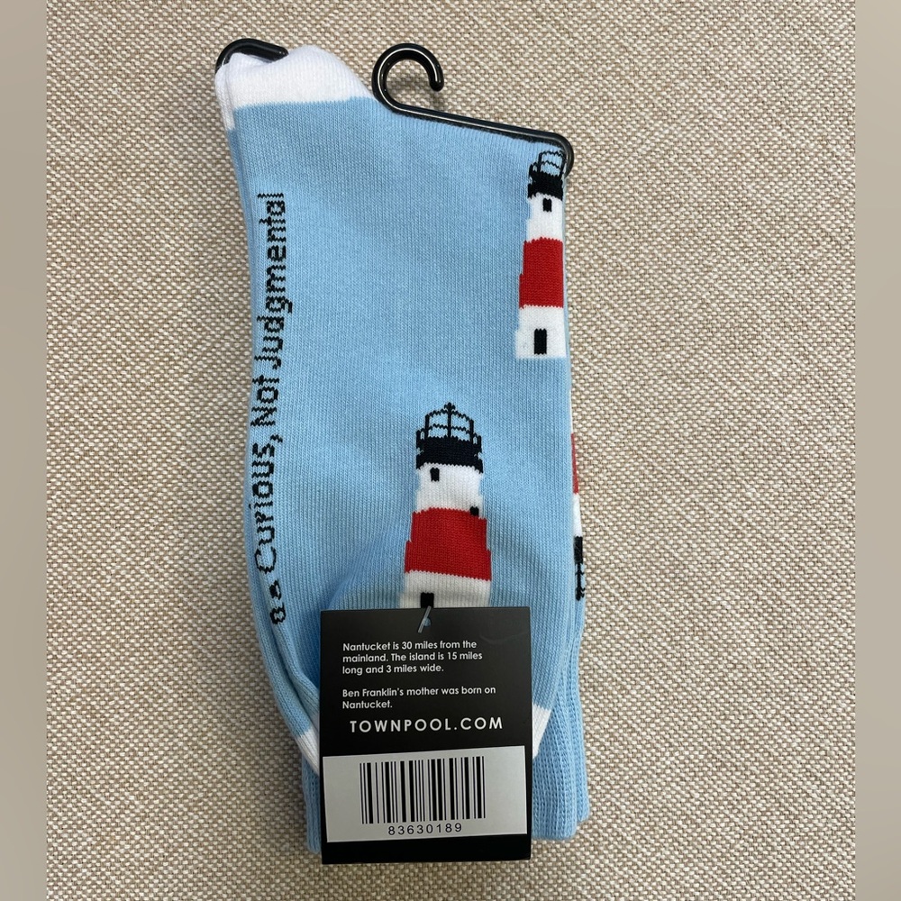 Nantucket Bookstore Townpool Unisex Socks Lighthouse Be Curious Not Judgemental - Picture 3 of 4
